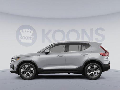 2024 Volvo XC40 B5 Plus Bright Theme