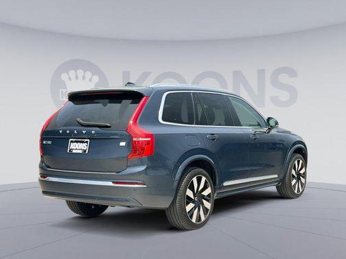 2024 Volvo XC90 Recharge Plug-In Hybrid T8 Plus Bright Theme 7-Seater