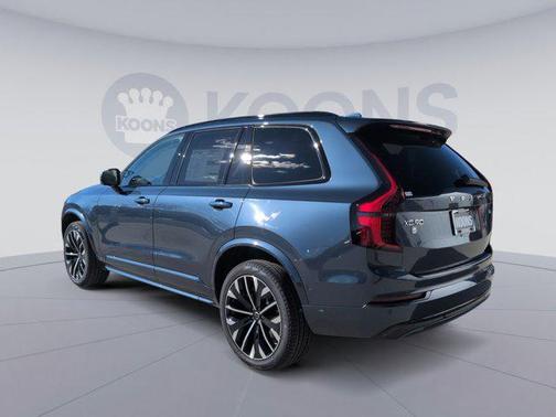 2026 Volvo XC90 B6 Ultra Dark Theme 7-Seater