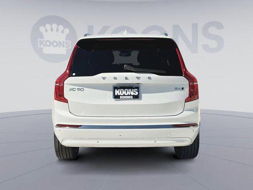 2025 Volvo XC90 B6 Plus 7-Seater