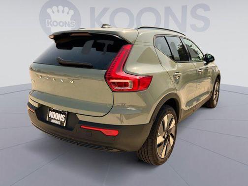 2025 Volvo EX40 Single Motor Extended Range Plus