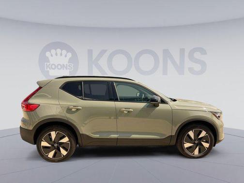2025 Volvo EX40 Single Motor Extended Range Plus