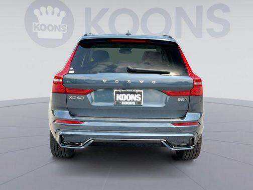 2025 Volvo XC60 B5 Ultra