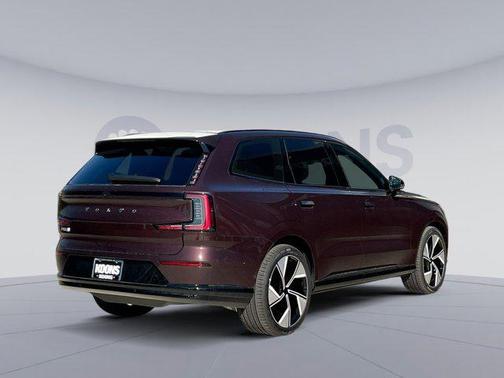 2025 Volvo EX90 Twin Motor Performance Ultra 6-Seater