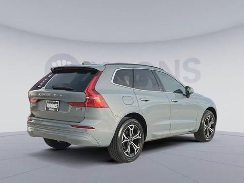 2022 Volvo XC60 B5 Momentum
