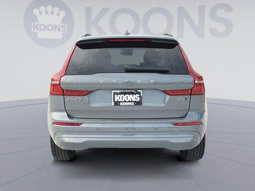 2022 Volvo XC60 B5 Momentum