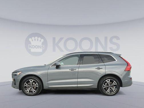 2022 Volvo XC60 B5 Momentum
