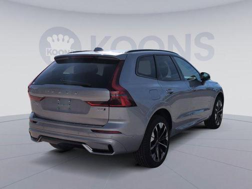 2026 Volvo XC60 B5 Plus