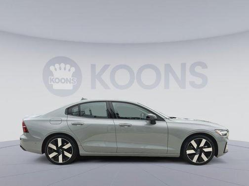 Vapour Grey Metallic 2024 Volvo S60 Recharge Plug-In Hybrid T8 Plus Dark Theme