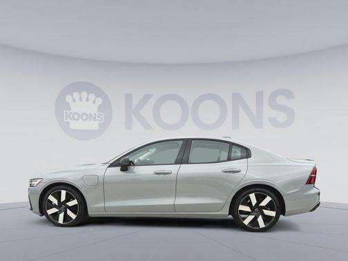 Vapour Grey Metallic 2024 Volvo S60 Recharge Plug-In Hybrid T8 Plus Dark Theme