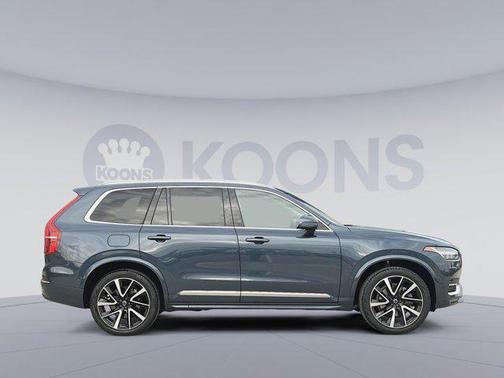 2023 Volvo XC90 B5 Plus