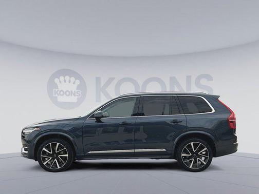 2023 Volvo XC90 B5 Plus
