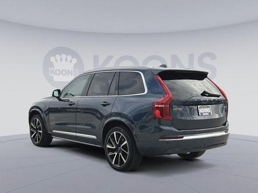 2023 Volvo XC90 B5 Plus
