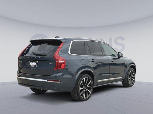 2023 Volvo XC90 B5 Plus