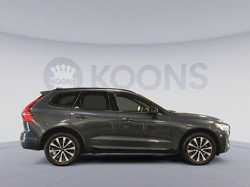 2023 Volvo XC60 B5 Plus Dark Theme