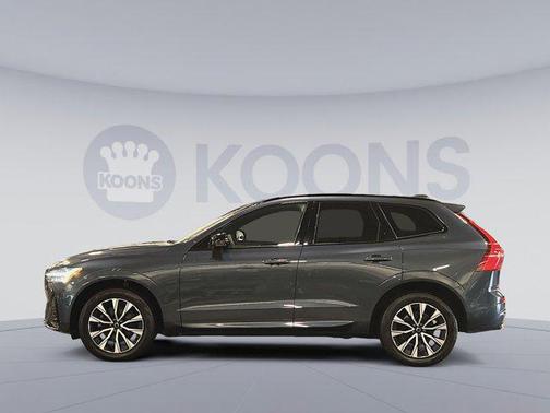 2023 Volvo XC60 B5 Plus Dark Theme