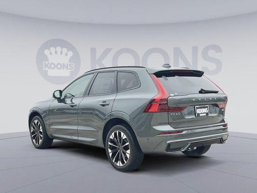 2026 Volvo XC60 B5 Plus