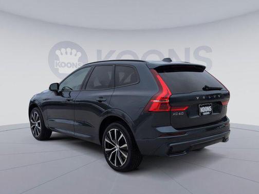 2025 Volvo XC60 B5 Plus