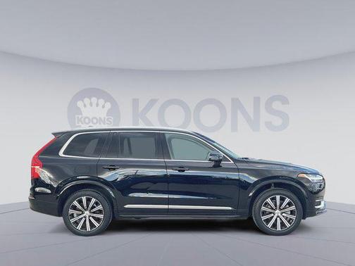 Onyx Black Metallic 2023 Volvo XC90 B6 Plus 7-Seater