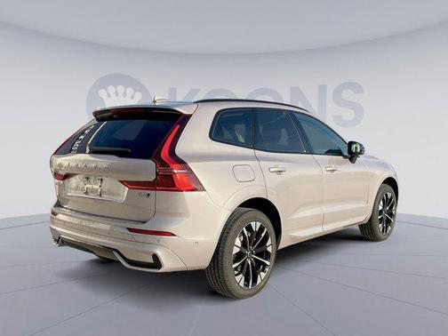 2026 Volvo XC60 B5 Plus