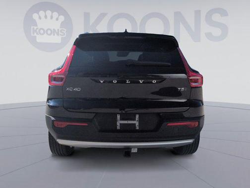 2019 Volvo XC40 T5 Momentum