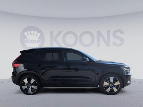 2019 Volvo XC40 T5 Momentum