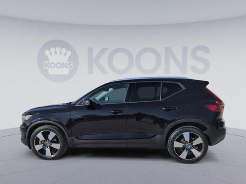 2019 Volvo XC40 T5 Momentum