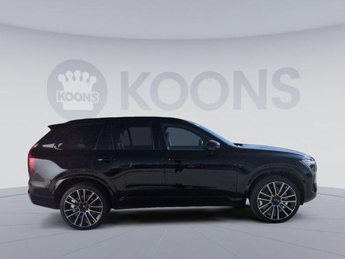 2026 Volvo XC90 B6 Ultra Dark Theme 6-Seater