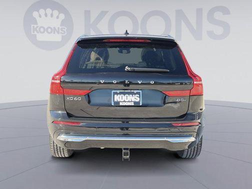 2023 Volvo XC60 B5 Ultimate Bright Theme