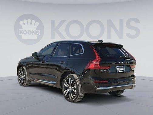 2023 Volvo XC60 B5 Ultimate Bright Theme