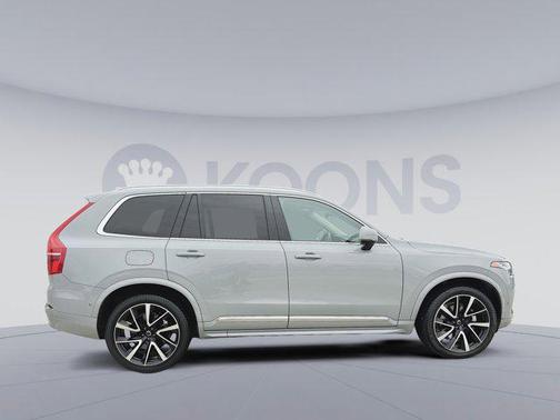 2024 Volvo XC90 B5 Plus Bright Theme