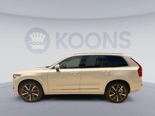 2023 Volvo XC90 B5 Plus