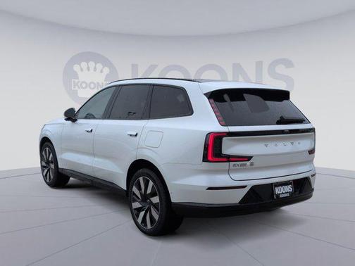 2025 Volvo EX90 Twin Motor Performance Plus 6-Seater