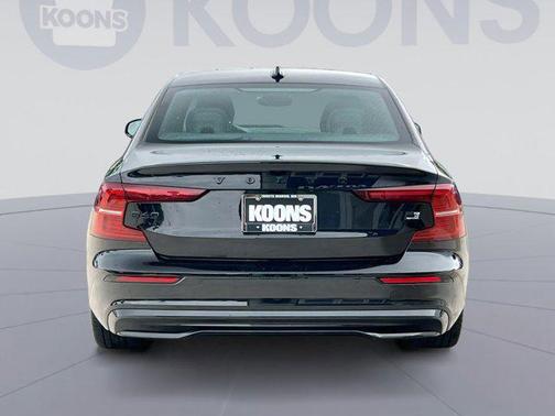 2024 Volvo S60 Recharge Plug-In Hybrid T8 Plus Black Edition
