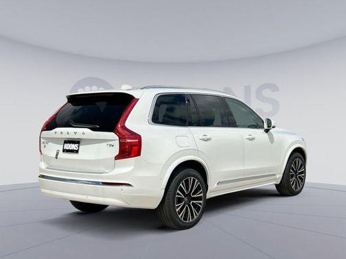 2025 Volvo XC90 Plug-In Hybrid Plus