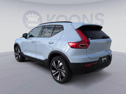 2026 Volvo XC40 B5 Ultra