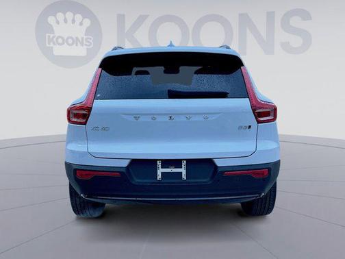 2026 Volvo XC40 B5 Plus