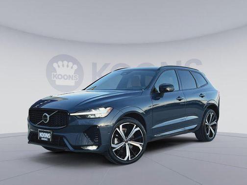 2023 Volvo XC60 B6 Ultimate Dark Theme