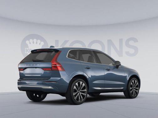2023 Volvo XC60 B5 Plus Dark Theme