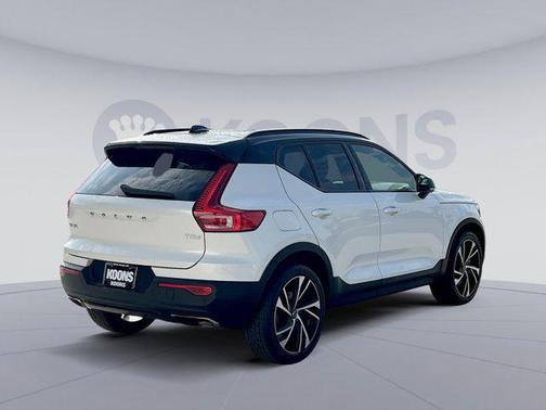 2020 Volvo XC40 T5 R-Design