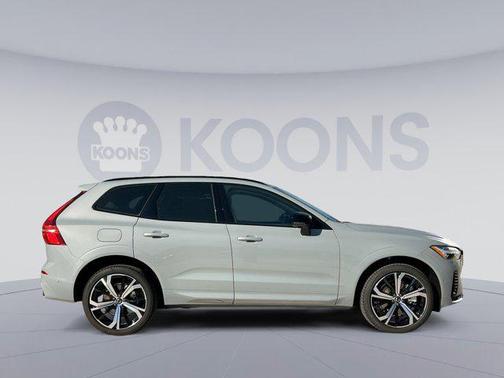 2025 Volvo XC60 Plug-In Hybrid T8 Ultra