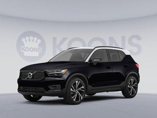 2023 Volvo XC40 B5 Plus Bright Theme