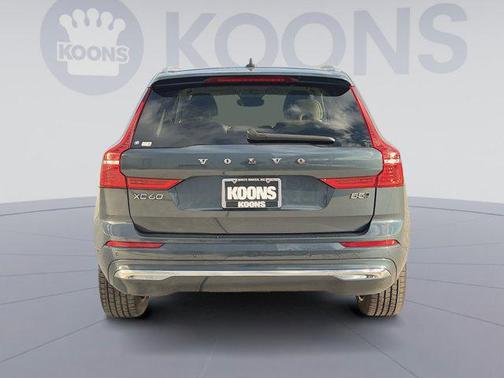 2023 Volvo XC60 B5 Ultimate Bright Theme