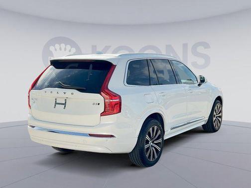 2024 Volvo XC90 B5 Plus Bright Theme