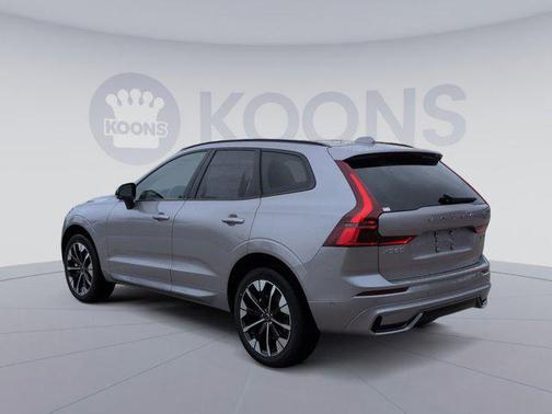 2026 Volvo XC60 B5 Plus