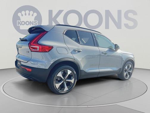 Vapour Grey Metallic 2026 Volvo XC40 Plus, B5 AWD Gas (mild hybrid), Dark