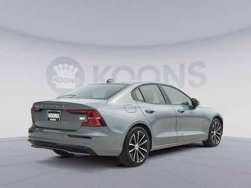 2023 Volvo S60 Recharge Plug-In Hybrid T8 Plus Dark Theme