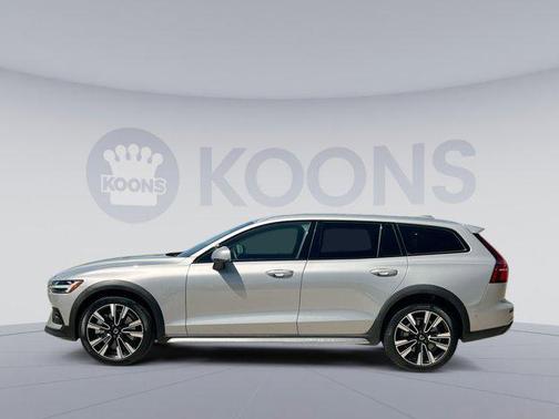 2024 Volvo V60 Cross Country B5 Ultimate
