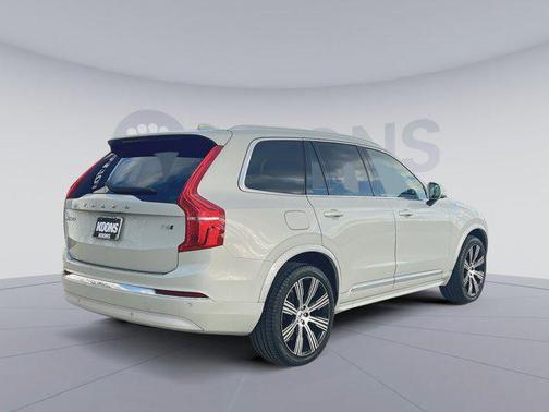 2022 Volvo XC90 T6 Inscription