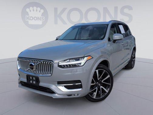 2024 Volvo XC90 B6 Plus Bright Theme 7-Seater